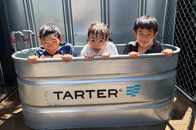 3CUBE 海水浴とサウナの様子